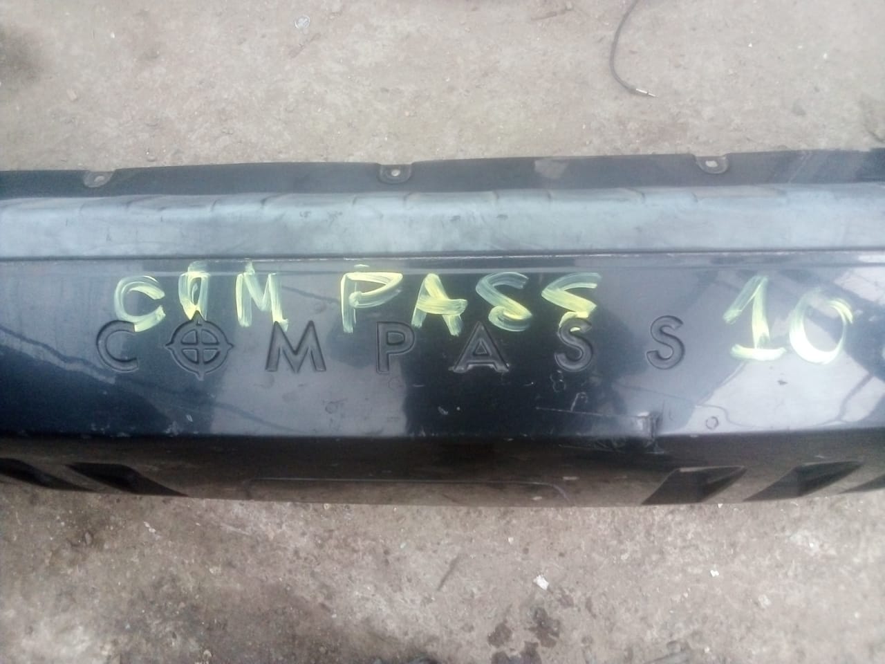 PARACHOQUES POSTERIOR NEGRO JEEP COMPASS 2007 AL 2010